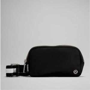 *SOLD* Lululemon Everywhere Crossbody Bag